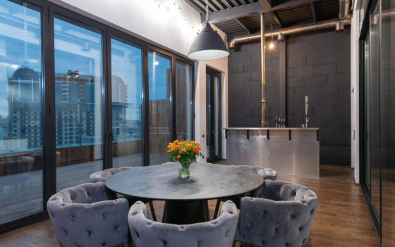 pexels-heyho-7045913